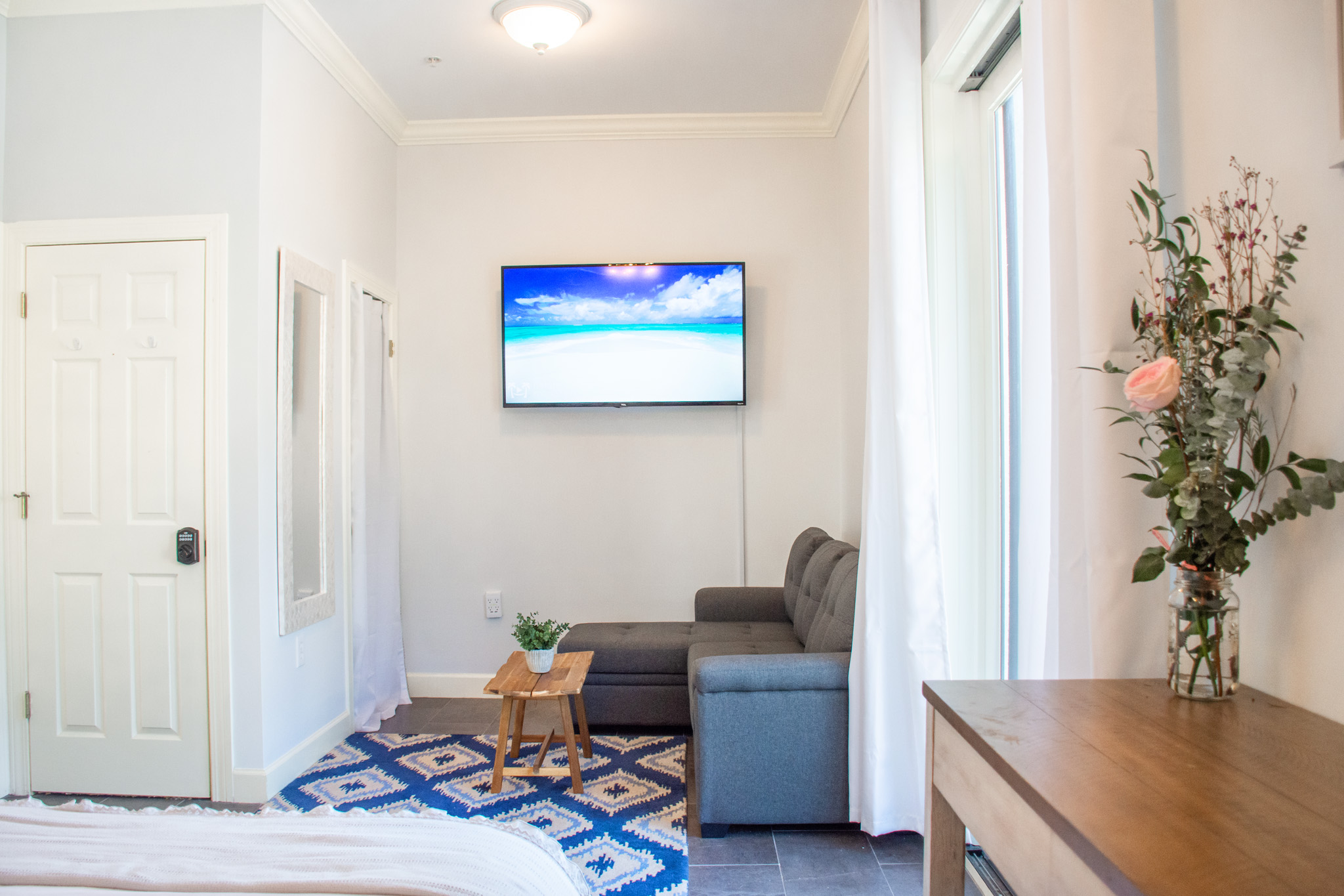 roku tv for airbnb