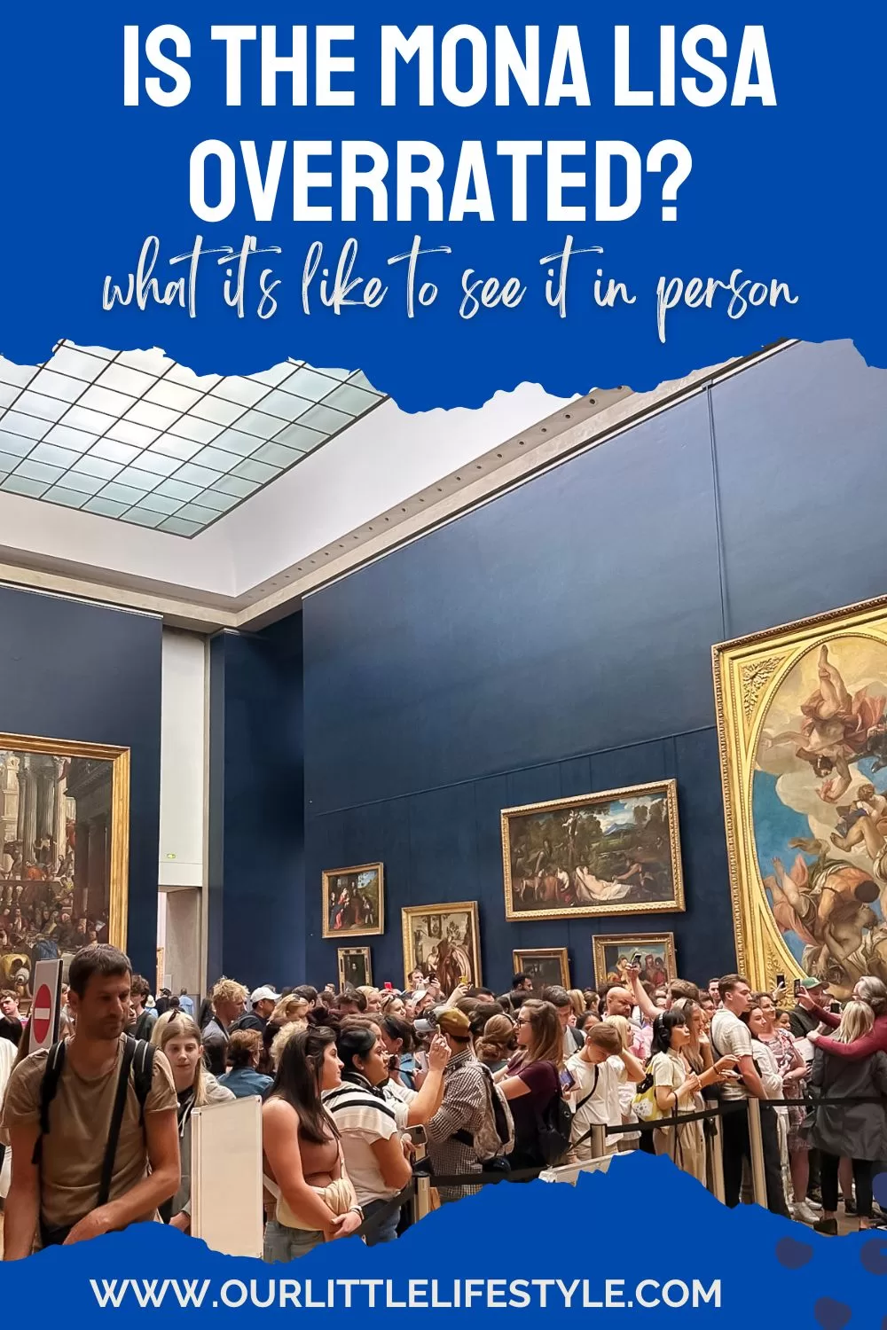Crowds of people lined up to view the Mona Lisa