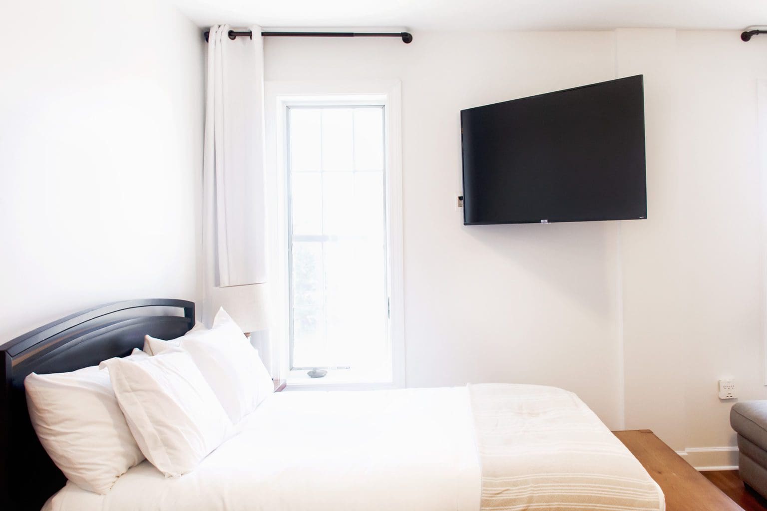 The Best Airbnb Bedding for Airbnb Rental Properties [2024]