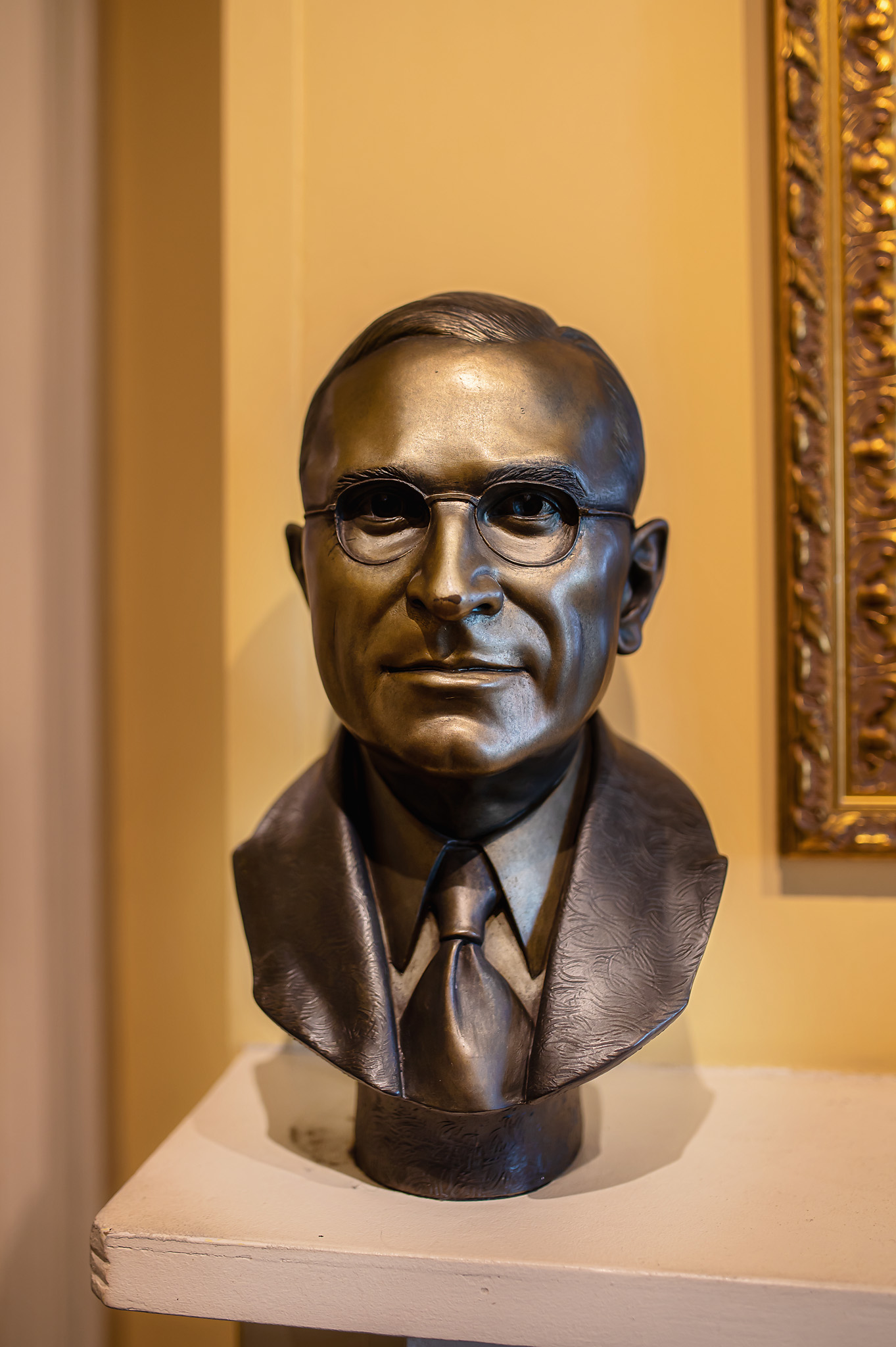 statue of harry truman