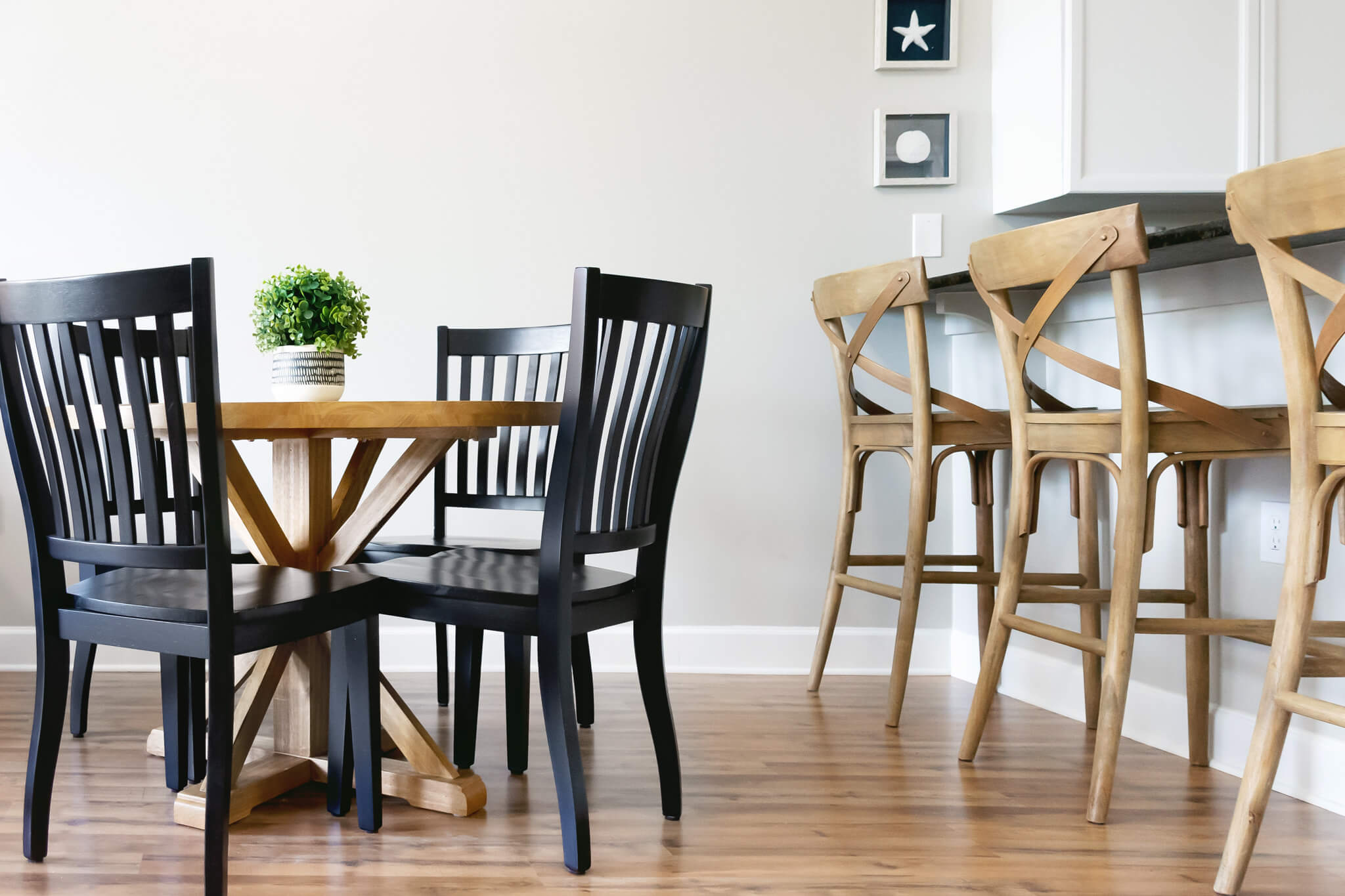 Airbnb dining tables and chairs 