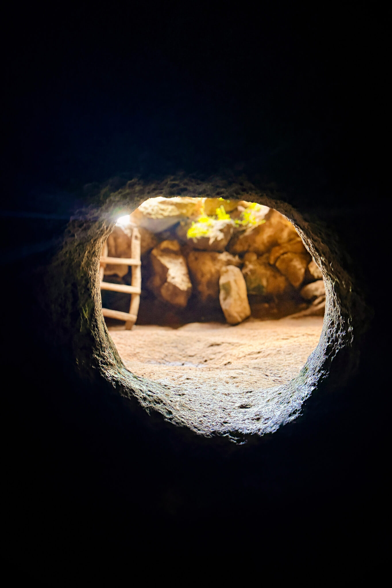 Tomb 10