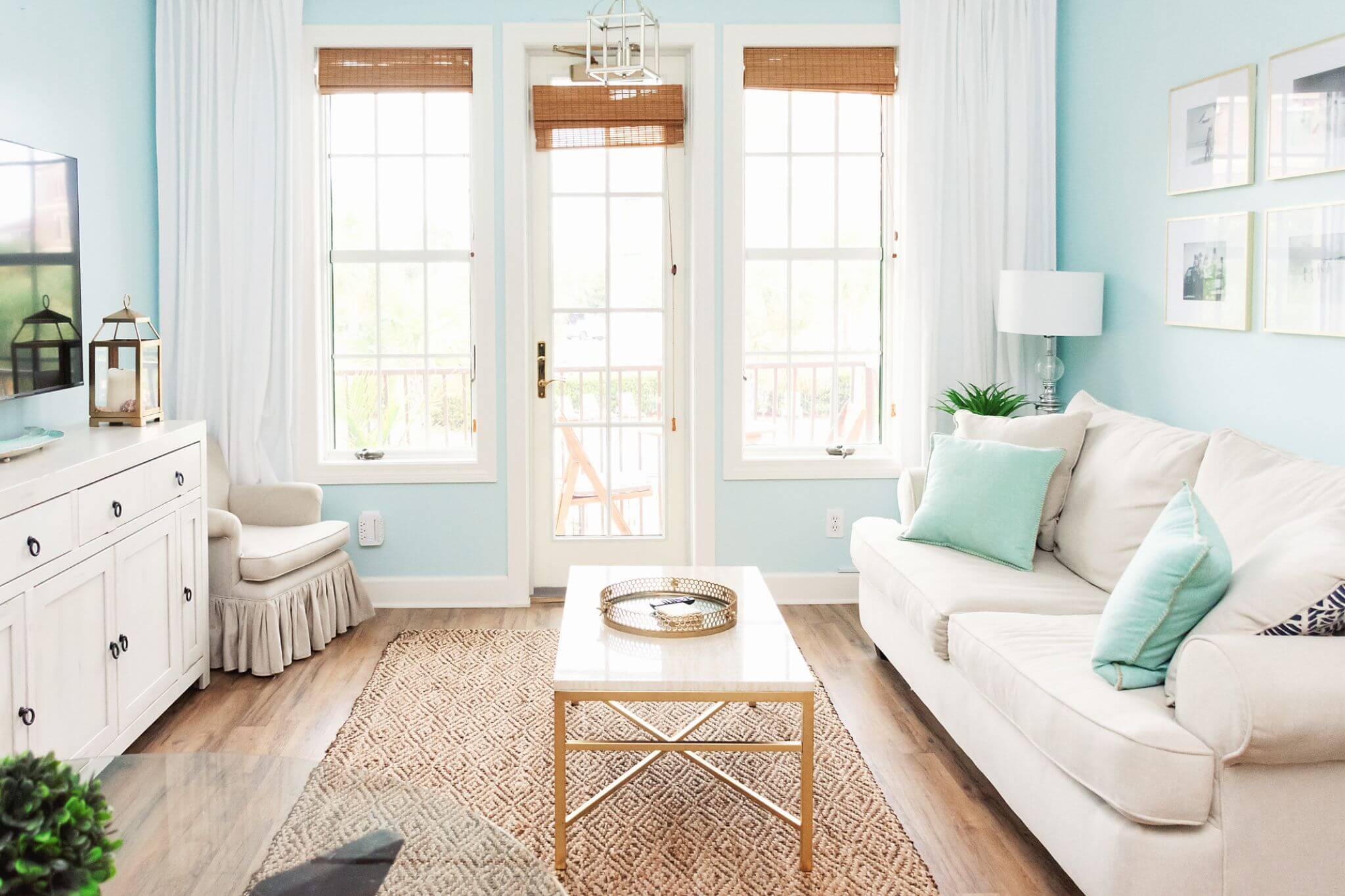 Best Couches for Airbnb: A Host’s Guide to Choosing the Right Sofa