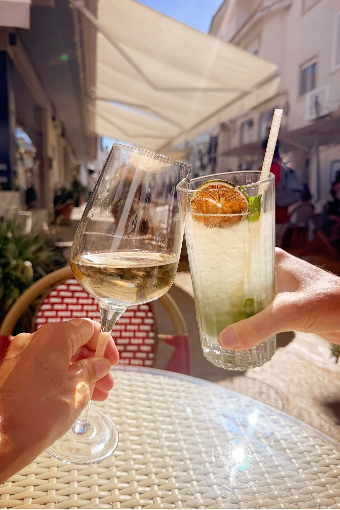 Drinking a cocktail and Vinho Verde on the Yellow Street in Cascais